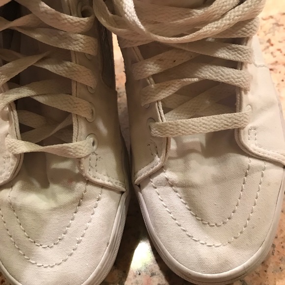 Vans - Picture 4 of 5